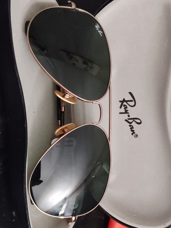 Ray-Ban Other - Ray-Ban Aviator Sunglasses - Green Lenses, Gold Frame